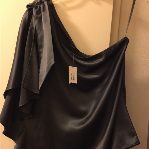 Cute Banana Republic one shoulder top - Picture 3 of 4